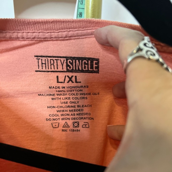 Peach colored T-shirt with mushrooms academia cropped large extra large - Picture 4 of 4